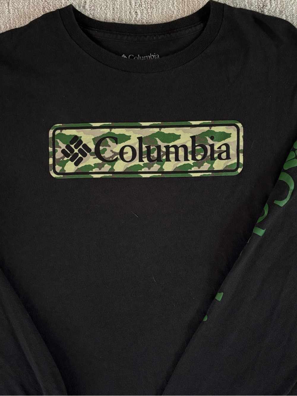 Columbia Men’s Black Long-Sleeve Camo Box Logo T-Shirt - Size M Outdoor Gorpcore